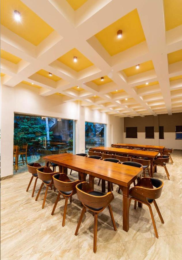 Grand Rockland Hotel Matara Buitenkant foto