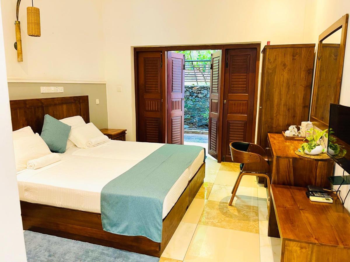 Grand Rockland Hotel Matara Buitenkant foto